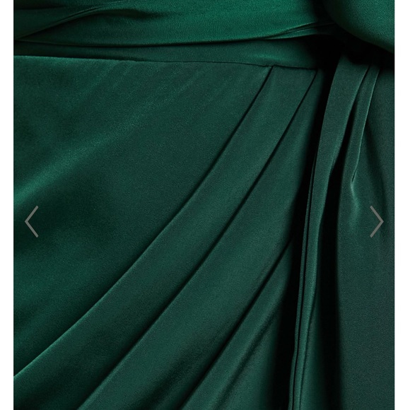 Emerald dress - Picture 10 of 16